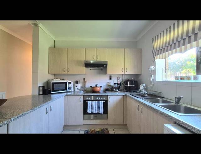 3 BEDROOM HOUSE FOR SALE IN FRAAIUITSIG
